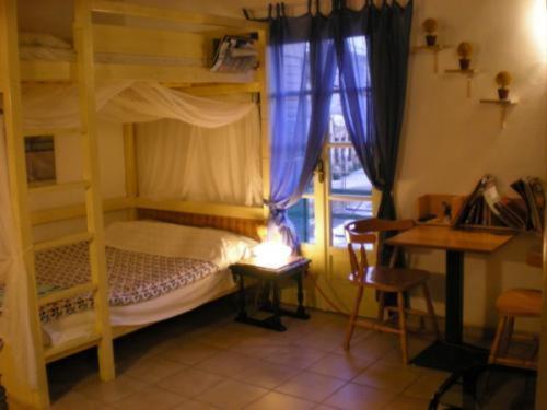 Adonis Guesthouse Batsi Oda fotoğraf