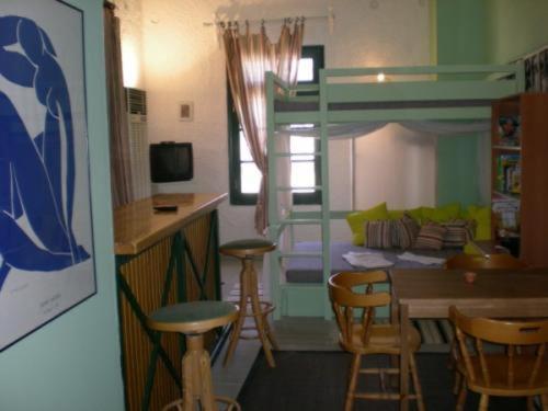 Adonis Guesthouse Batsi Oda fotoğraf